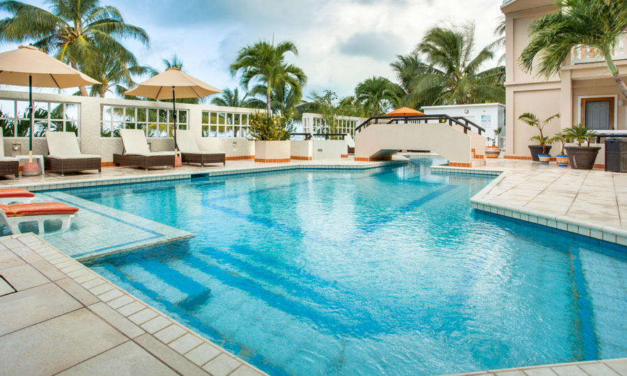 Iguana Reef Inn pool